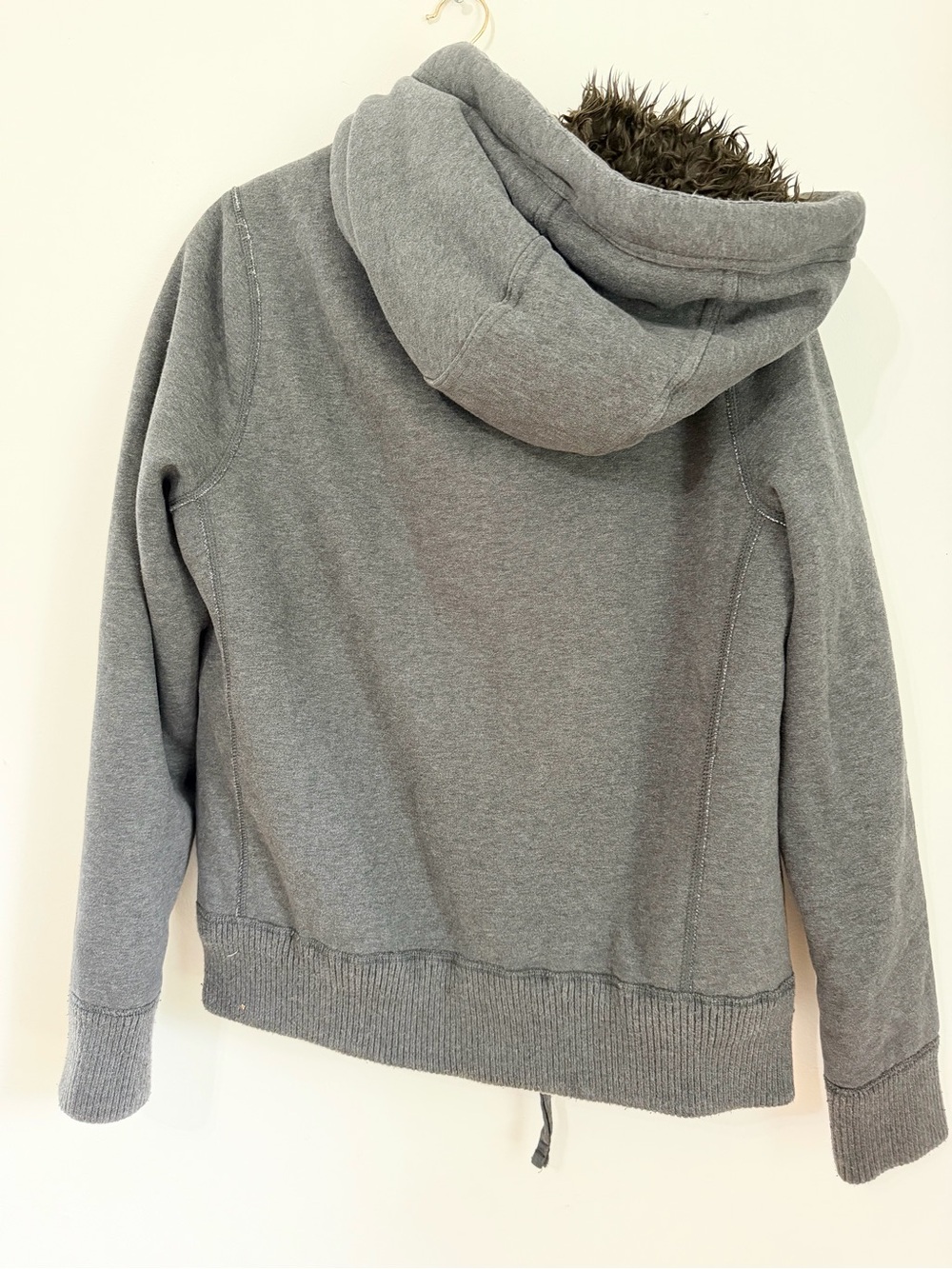 Vintage Abercrombie & fitch grey wolf jaw medium spell out fur y2k 2000 - Picture 5 of 5